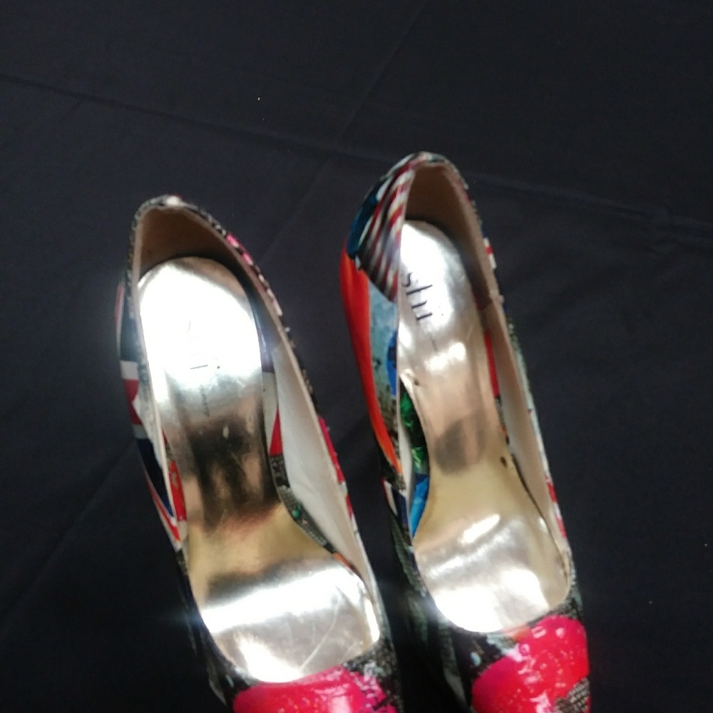 Shoes - Picture 2 of 2